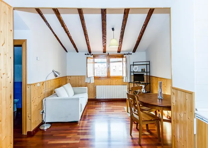 Livinginopera Apartamentos Escalinata