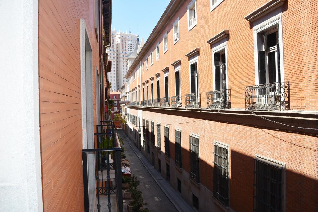Livinginopera Escalinata Apartamento Madrid