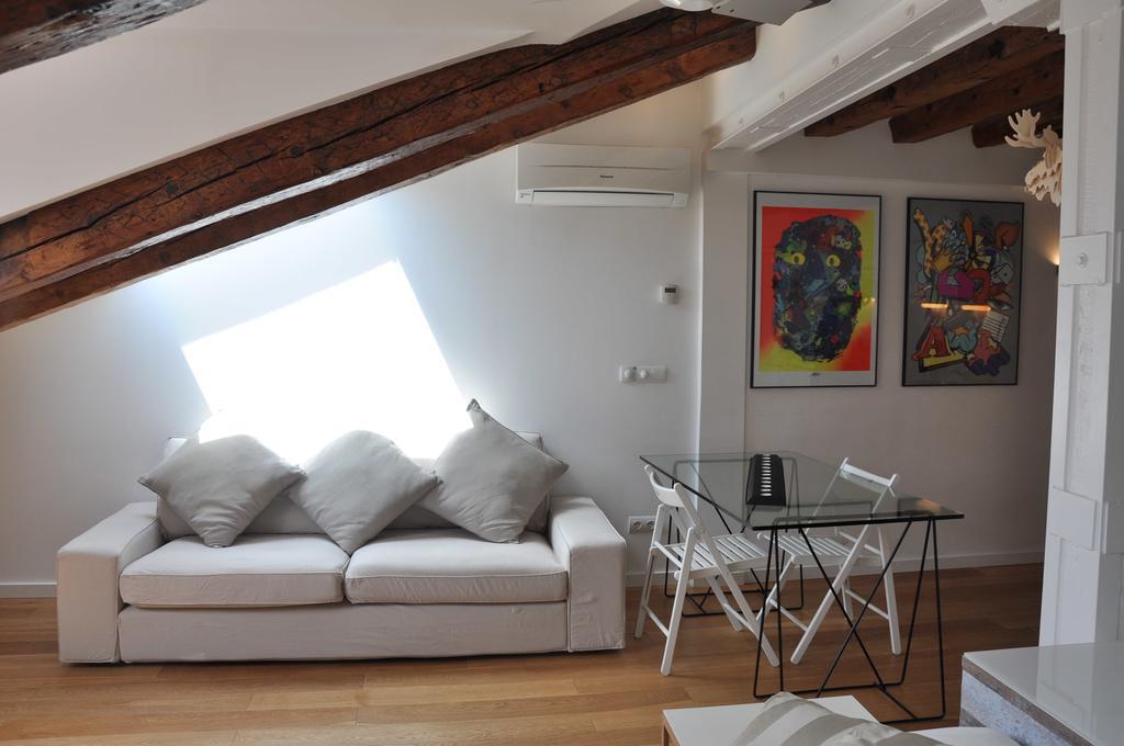 Apartamento Livinginopera Escalinata